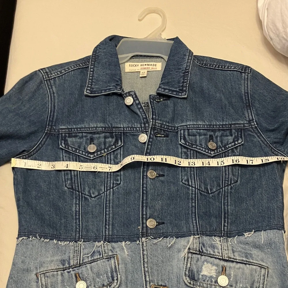Lucky Brand Women's Pieced Waisted Denim Trucker Jacket Dark/light Denim sz M - Picture 9 of 9